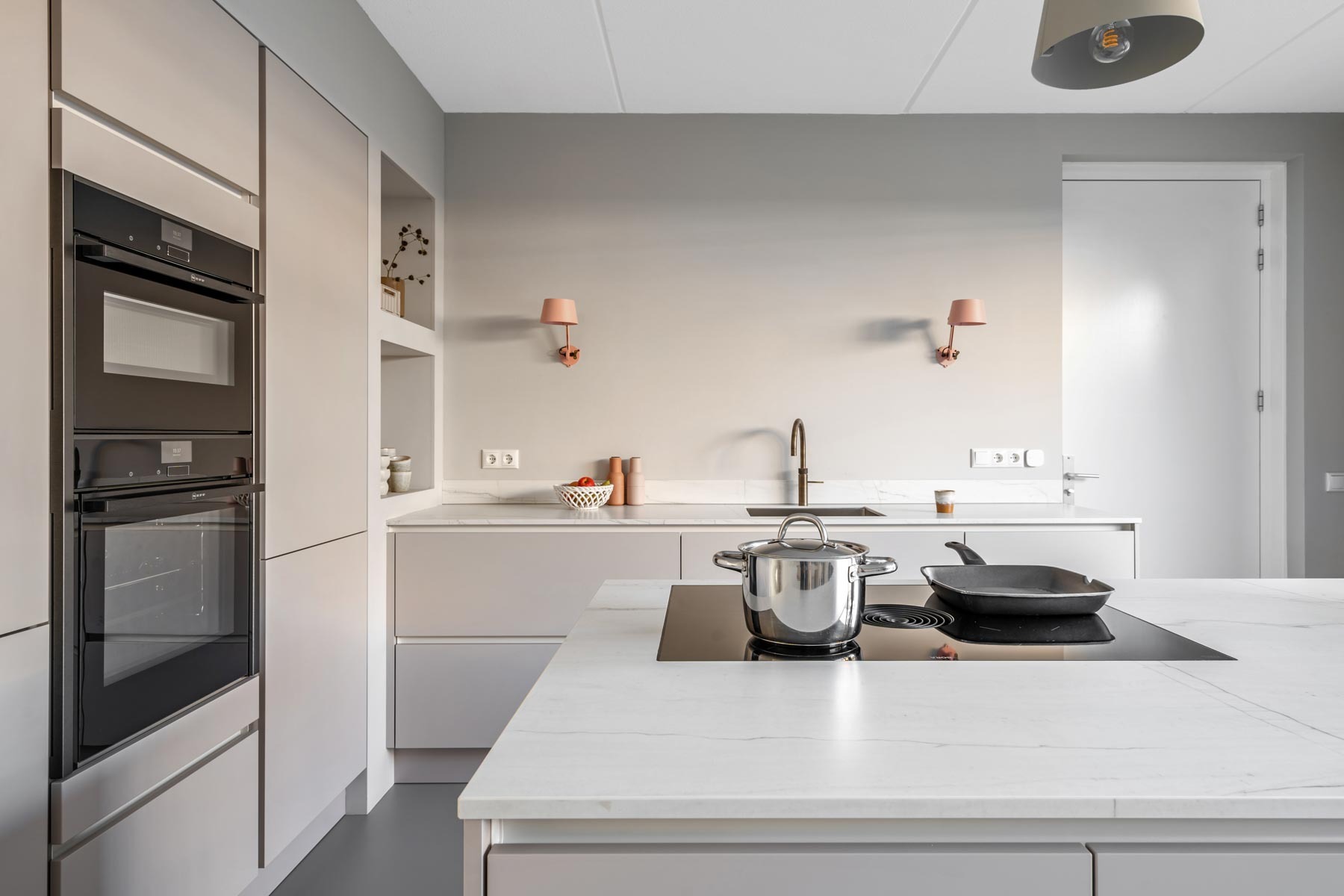 Strakke moderne woonkeuken | Koopman Keukendesign